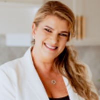 Sarah King on Coast FM 963